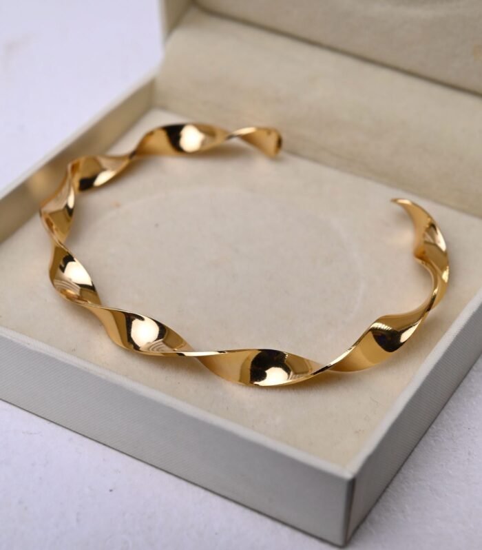 Bracelete Dourado Trançado Ondulado