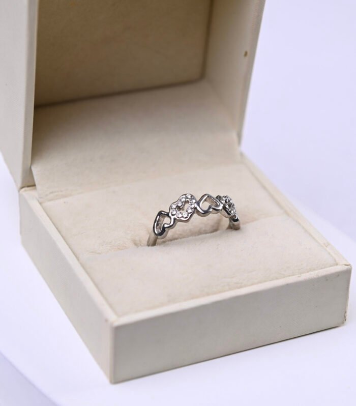 Anel Corações Intercalados com Zircônias