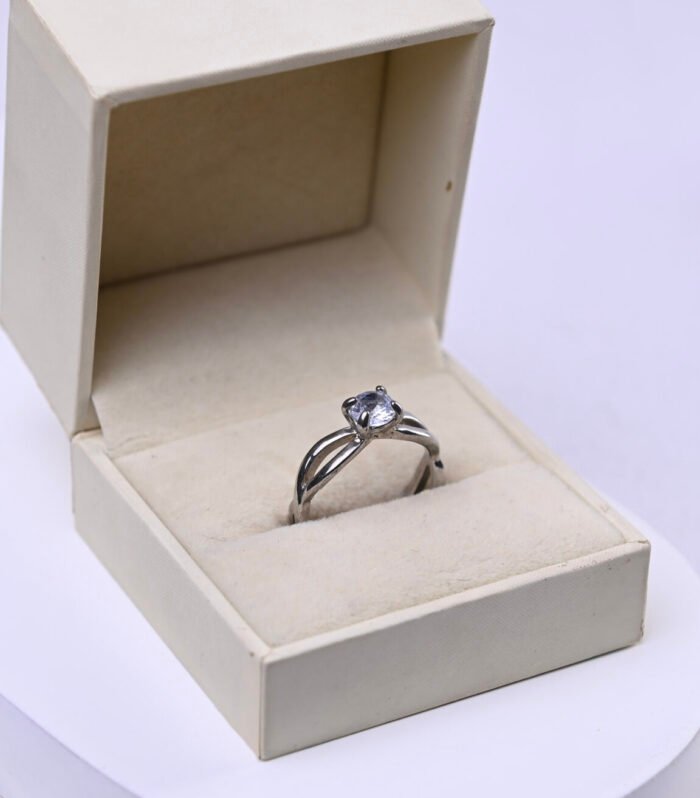 Anel Solitário Clássico