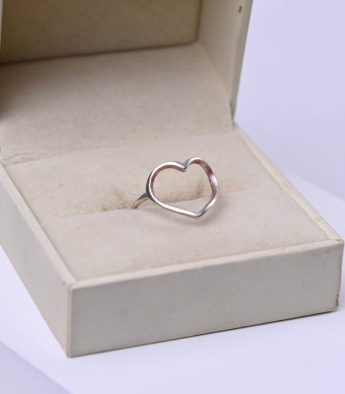 Anel Coração Vazado Prata 925