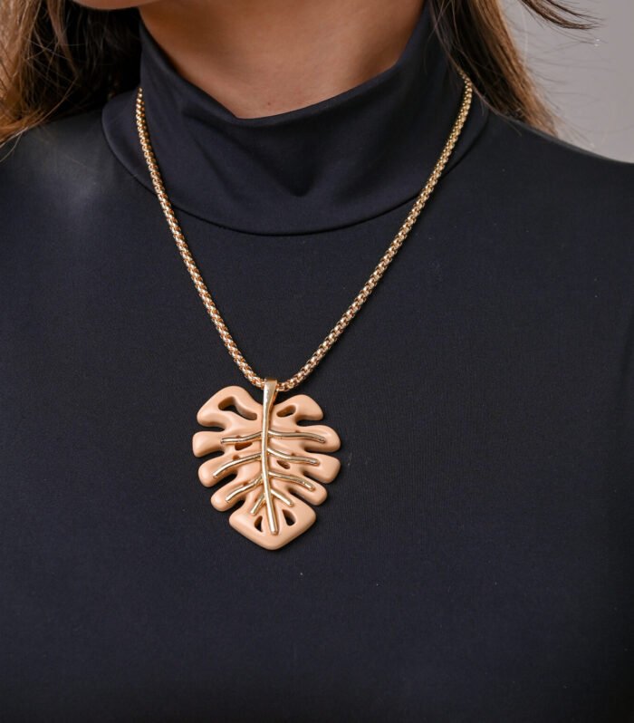 Colar Folha Tropical – Nude Perolado