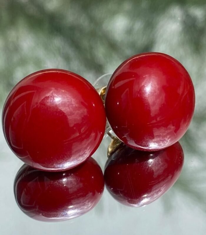 Brinco Bola Vermelho Intenso